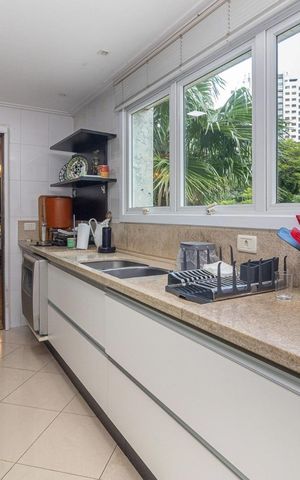 Apartamento para alugar com 312m², 3 quartos e 3 vagas Apartamento para alugar com 312m², 3 quartos e 3 vagasCozinha
