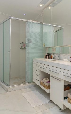 Apartamento para alugar com 312m², 3 quartos e 3 vagas Apartamento para alugar com 312m², 3 quartos e 3 vagasBanheiro social