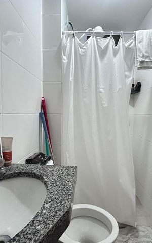 Apartamento à venda com 44m², 2 quartos e 1 vaga Apartamento à venda com 44m², 2 quartos e 1 vagaBanheiro social