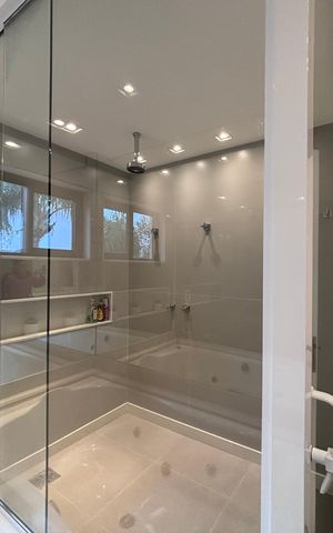 Apartamento à venda com 350m², 3 quartos e 4 vagasBanheiro da Suíte 1
