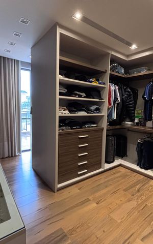 Apartamento à venda com 350m², 3 quartos e 4 vagasCloset da suíte 1