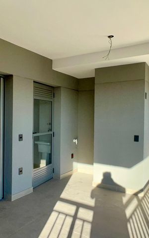 Apartamento à venda com 77m², 2 quartos e 1 vaga Apartamento à venda com 77m², 2 quartos e 1 vagaVaranda