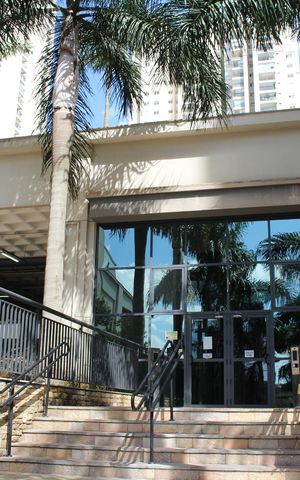 Apartamento para alugar com 86m², 2 quartos e 1 vagaFachada e portaria