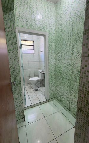Casa de condomínio para alugar com 150m², 1 quarto e sem vaga Casa de condomínio para alugar com 150m², 1 quarto e sem vagaBanheiro social