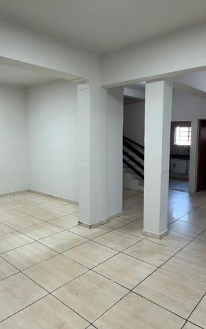 Casa de condomínio para alugar com 150m², 1 quarto e sem vaga Casa de condomínio para alugar com 150m², 1 quarto e sem vagaSala