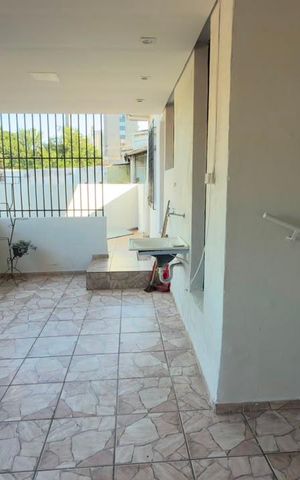 Casa de condomínio para alugar com 150m², 1 quarto e sem vaga Casa de condomínio para alugar com 150m², 1 quarto e sem vagaÁrea comum