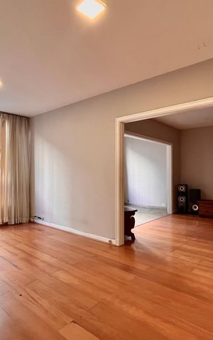 Apartamento para alugar com 218m², 3 quartos e 1 vaga Apartamento para alugar com 218m², 3 quartos e 1 vagaSala