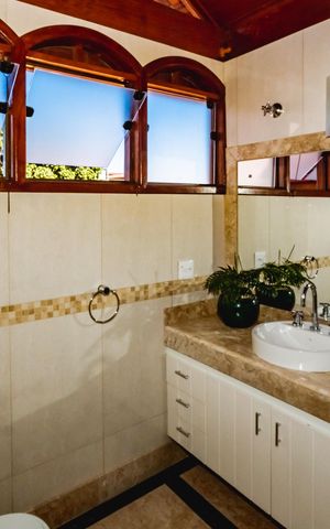 Casa à venda com 472m², 3 quartos e 4 vagasBanheiro do Quarto 3