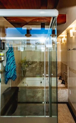 Casa à venda com 472m², 3 quartos e 4 vagasBanheiro do Quarto 3