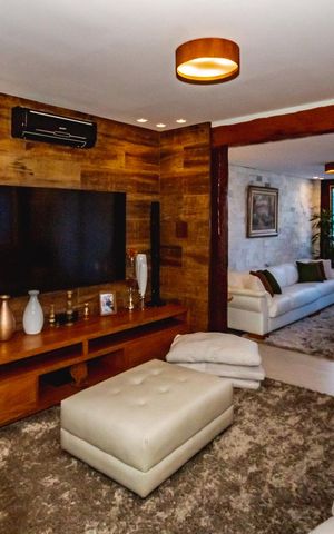 Casa à venda com 472m², 3 quartos e 4 vagasSala de TV