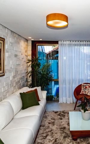Casa à venda com 472m², 3 quartos e 4 vagasSala