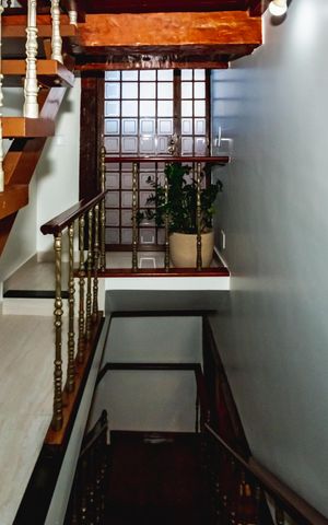 Casa à venda com 472m², 3 quartos e 4 vagasEscada