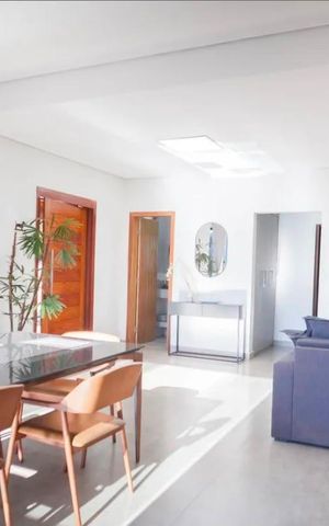 Casa à venda com 200m², 3 quartos e 5 vagas Casa à venda com 200m², 3 quartos e 5 vagasSala
