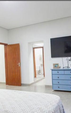 Casa à venda com 200m², 3 quartos e 5 vagas Casa à venda com 200m², 3 quartos e 5 vagasquarto 3