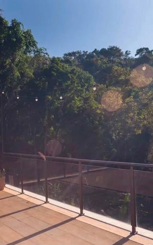 Casa à venda com 200m², 3 quartos e 5 vagas Casa à venda com 200m², 3 quartos e 5 vagasVista