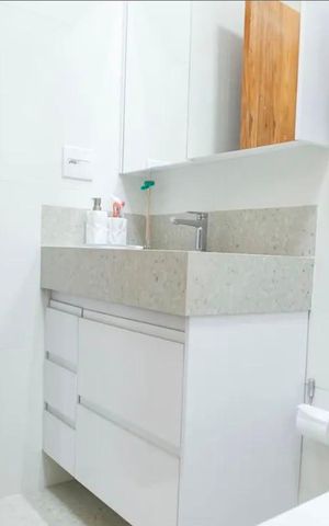 Casa à venda com 200m², 3 quartos e 5 vagas Casa à venda com 200m², 3 quartos e 5 vagasbanheiro 1