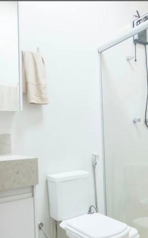 Casa à venda com 200m², 3 quartos e 5 vagas Casa à venda com 200m², 3 quartos e 5 vagasbanheiro 1