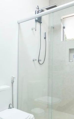 Casa à venda com 200m², 3 quartos e 5 vagas Casa à venda com 200m², 3 quartos e 5 vagasbanheiro 1