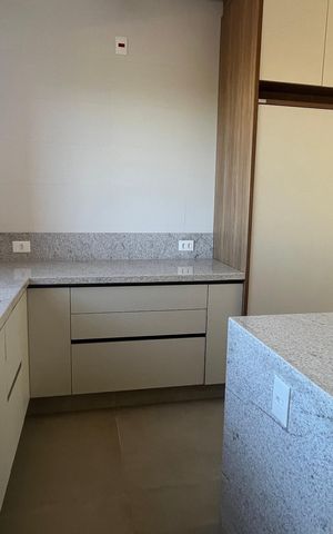 Apartamento à venda com 243m², 4 quartos e 3 vagas