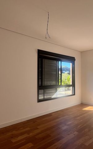 Apartamento à venda com 243m², 4 quartos e 3 vagas