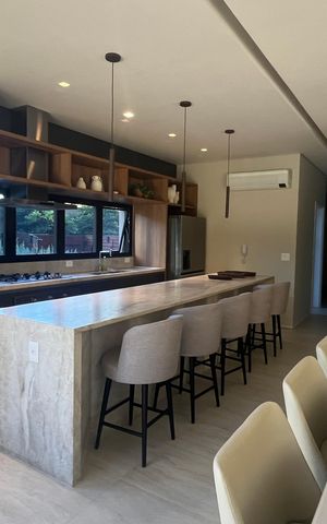 Apartamento à venda com 243m², 4 quartos e 3 vagas
