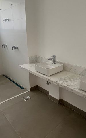 Apartamento à venda com 243m², 4 quartos e 3 vagas
