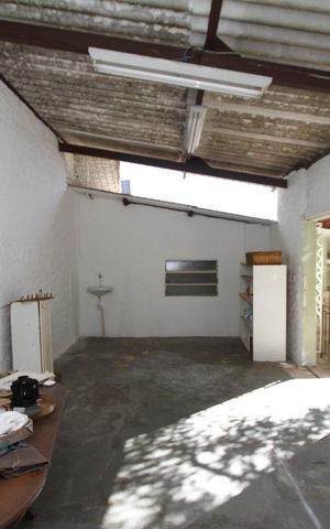 Casa à venda com 300m², 5 quartos e 2 vagasÁrea Externa