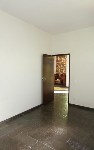 Casa à venda com 300m², 5 quartos e 2 vagasQuarto 1