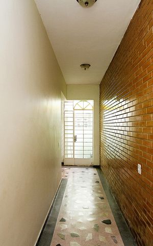 Casa à venda com 300m², 5 quartos e 2 vagasEscritório