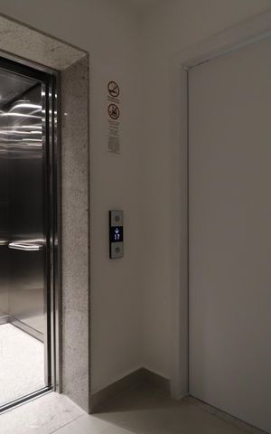 Apartamento para alugar com 147m², 3 quartos e 2 vagasElevador  - Hall de Entrada