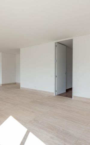 Apartamento à venda com 377m², 4 quartos e 4 vagas Apartamento à venda com 377m², 4 quartos e 4 vagasSala