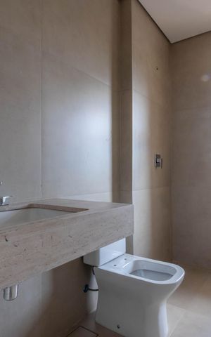 Apartamento à venda com 377m², 4 quartos e 4 vagas Apartamento à venda com 377m², 4 quartos e 4 vagasBanheiro da Suíte 3