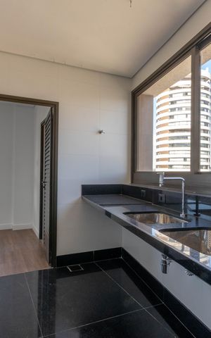 Apartamento à venda com 377m², 4 quartos e 4 vagas Apartamento à venda com 377m², 4 quartos e 4 vagasCozinha