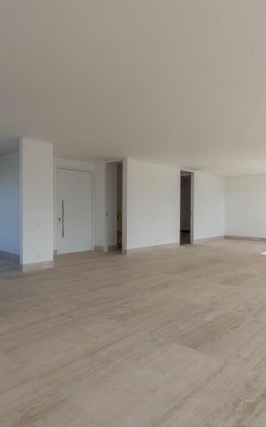 Apartamento à venda com 377m², 4 quartos e 4 vagas Apartamento à venda com 377m², 4 quartos e 4 vagasSala