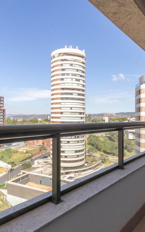 Apartamento à venda com 377m², 4 quartos e 4 vagas Apartamento à venda com 377m², 4 quartos e 4 vagasVaranda