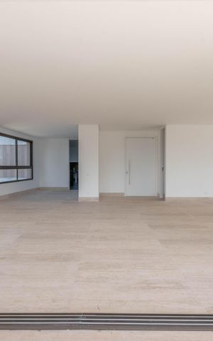 Apartamento à venda com 377m², 4 quartos e 4 vagas Apartamento à venda com 377m², 4 quartos e 4 vagasSala