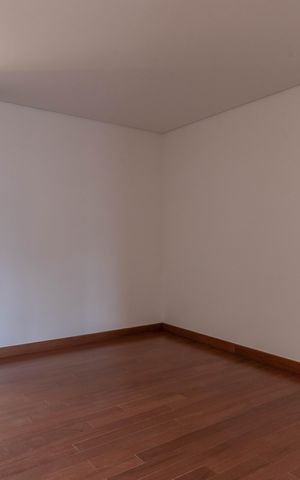 Apartamento à venda com 377m², 4 quartos e 4 vagas Apartamento à venda com 377m², 4 quartos e 4 vagasSuíte 3