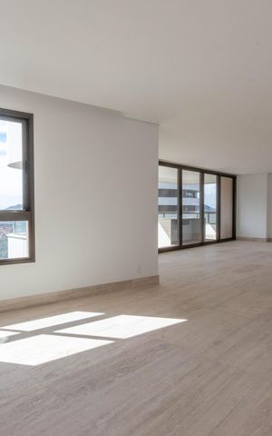 Apartamento à venda com 377m², 4 quartos e 4 vagas Apartamento à venda com 377m², 4 quartos e 4 vagasSala