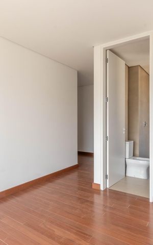 Apartamento à venda com 377m², 4 quartos e 4 vagas Apartamento à venda com 377m², 4 quartos e 4 vagasSuíte 1