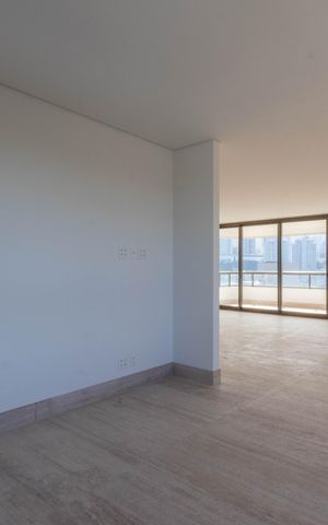 Apartamento à venda com 377m², 4 quartos e 4 vagas Apartamento à venda com 377m², 4 quartos e 4 vagasSala