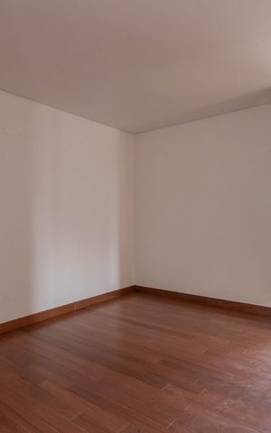 Apartamento à venda com 377m², 4 quartos e 4 vagas Apartamento à venda com 377m², 4 quartos e 4 vagasSuíte 3