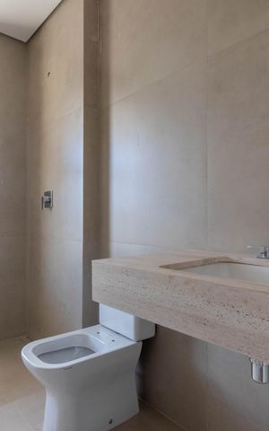 Apartamento à venda com 377m², 4 quartos e 4 vagas Apartamento à venda com 377m², 4 quartos e 4 vagasBanheiro da Suíte 3