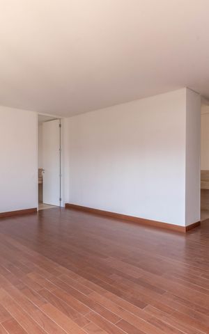 Apartamento à venda com 377m², 4 quartos e 4 vagas Apartamento à venda com 377m², 4 quartos e 4 vagasSuíte 3