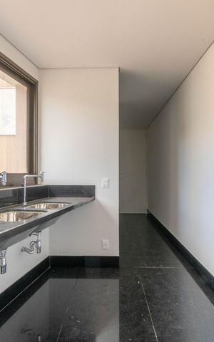 Apartamento à venda com 377m², 4 quartos e 4 vagas Apartamento à venda com 377m², 4 quartos e 4 vagasCozinha