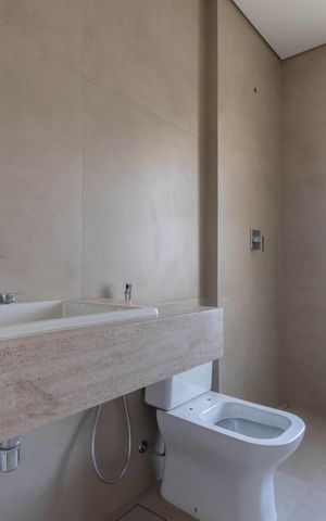 Apartamento à venda com 377m², 4 quartos e 4 vagas Apartamento à venda com 377m², 4 quartos e 4 vagasBanheiro social