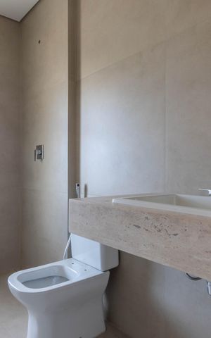 Apartamento à venda com 377m², 4 quartos e 4 vagas Apartamento à venda com 377m², 4 quartos e 4 vagasBanheiro social