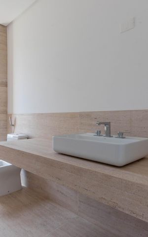 Apartamento à venda com 377m², 4 quartos e 4 vagas Apartamento à venda com 377m², 4 quartos e 4 vagasBanheiro social