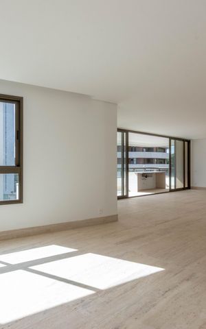 Apartamento à venda com 377m², 4 quartos e 4 vagas Apartamento à venda com 377m², 4 quartos e 4 vagasSala