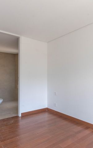 Apartamento à venda com 377m², 4 quartos e 4 vagas Apartamento à venda com 377m², 4 quartos e 4 vagasQuarto 2