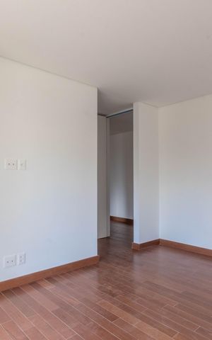 Apartamento à venda com 377m², 4 quartos e 4 vagas Apartamento à venda com 377m², 4 quartos e 4 vagasQuarto 1